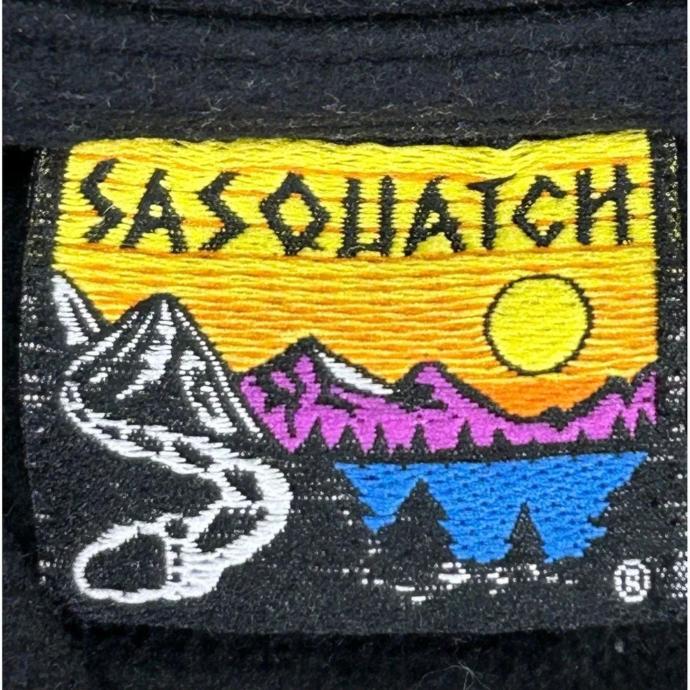 Vintage Sasquatch Mens XL Fleece‎ Henley Pullover Mock Neck Long Sleeve USA